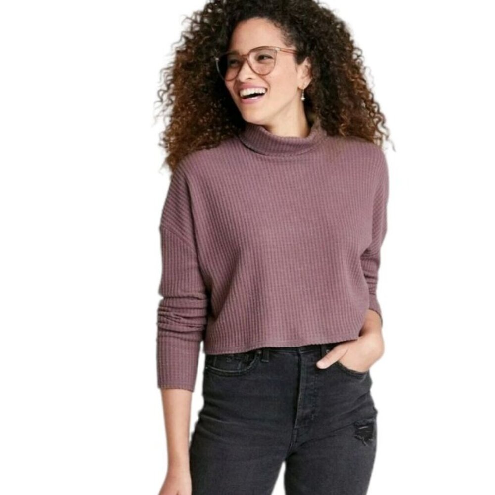 Wild Fable Women's Long Sleeve Turtleneck Cozy Boxy Cropped T-shirt Sz  Medium‎